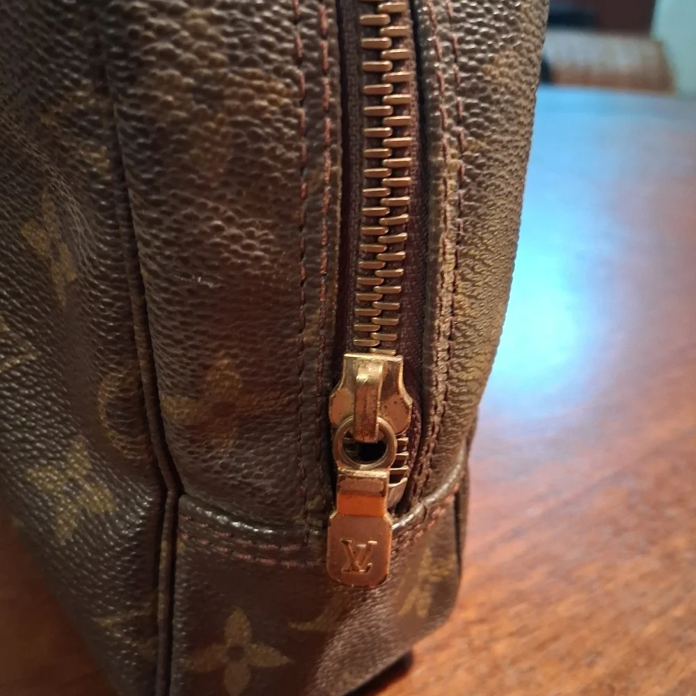 Louis Vuitton Brown Monogram Clutch - Picture 11 of 15